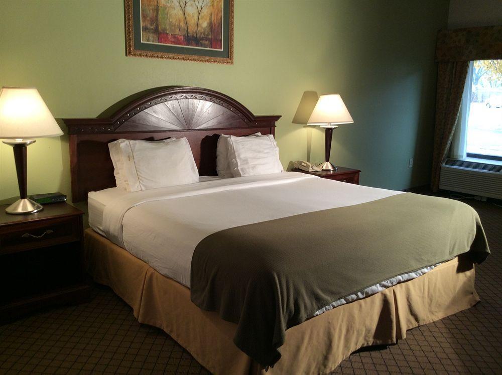 Holiday Inn Express Hotel & Suites Cincinnati Northeast-Milford By Ihg Exteriér fotografie