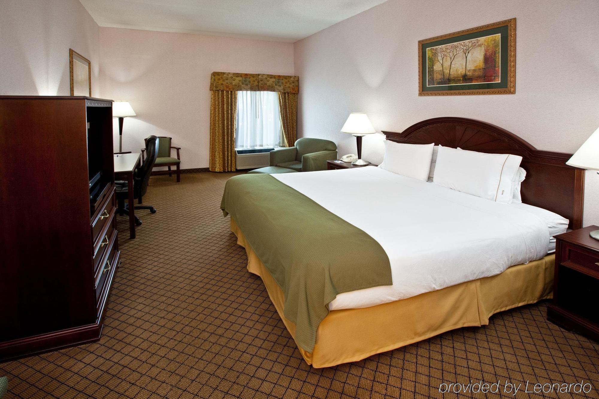Holiday Inn Express Hotel & Suites Cincinnati Northeast-Milford By Ihg Pokoj fotografie